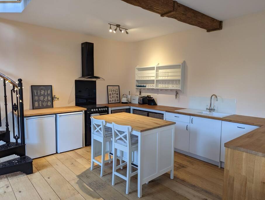 Skipton House Annex Тирск Экстерьер фото
