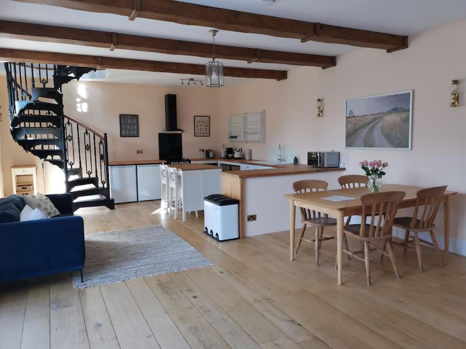 Skipton House Annex Тирск Экстерьер фото